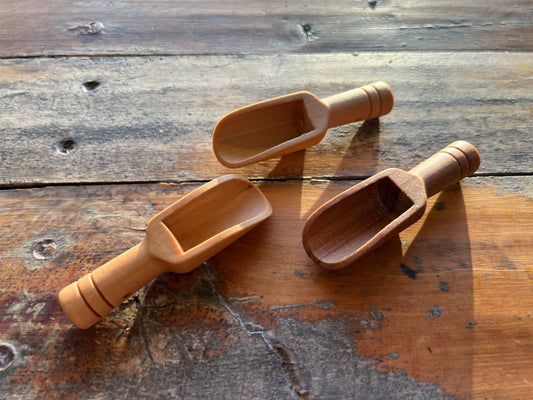 MINI WOODEN SCOOPERS